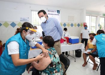 La vacunación contra el coronavirus de los adultos mayores en Yucatán sigue avanzando, según las autoridades / Inició la aplicación de las 9,750 dosis de vacunas en Tizimín y Maxcanú