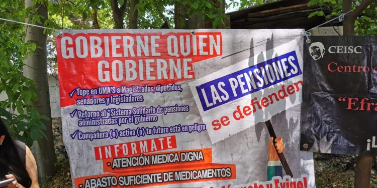 Pensionados y jubilados yucatecos rechazan que las pensiones se definan a partir de las UMA y no a partir de los salarios mínimos, los que han empezado a aumentar precisamente en el presente sexenio