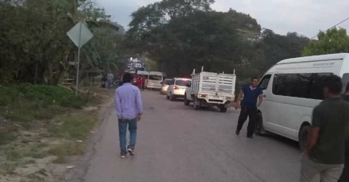 Urge evitar que continúen bloqueos en las carreteras de los estados del sur del país: Concanaco Servytur  / Además de las afectaciones permanentes se agrava el daño en los períodos vacacionales como Semana Santa y Pascua, dice