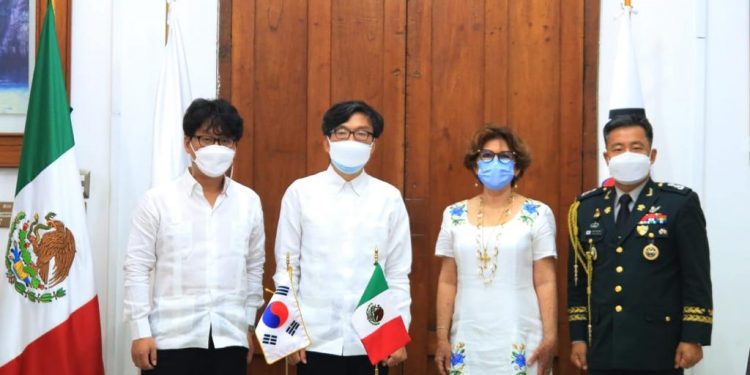 Corea del Sur manifiesta interés en mayor intercambio económico y educativo con Yucatán / Empresas aprovecharán las ventajas competitivas y seguridad del estado: embajador Jeong-in Suh