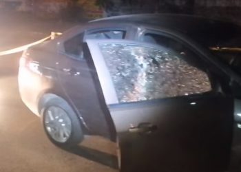 Ataque armado contra familia antes de la media noche en Mérida / El atacante se transportaba en una motocicleta, según la misma familia, y viajaba solo: disparó certero tiro a la ventanilla del copiloto del auto
