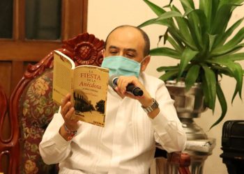 El libro La fiesta de la anécdota y otras crónicas, de Joaquín Tamayo Aranda y reeditado por la Secretaría de la Cultura y las Artes (Sedeculta), se dio a conocer en el municipio de Cansahcab