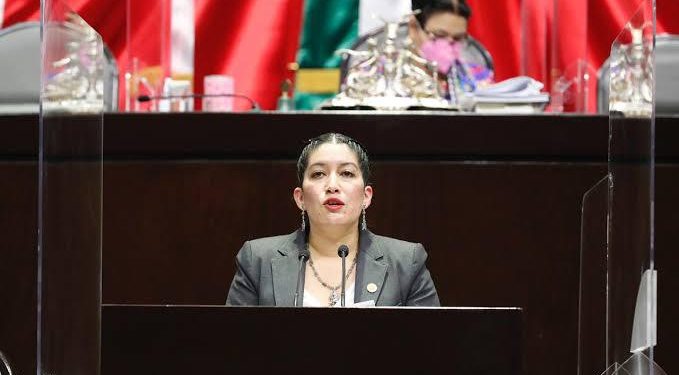 Proponen prohibir a patrones exigir u obligar a las y los trabajadores a firmar documentos en blanco /	Diputada Villarauz Martínez de Morena presentó reformas a la Ley Federal del Trabajo y al Código Penal Federal