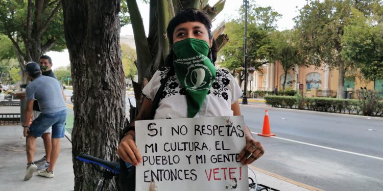 Amenazas de muerte, insultos, gritos y golpes contra una menor en Paseo Montejo / Mujer, propietaria de un bar se comportó como auténtica mafiosa / Te metes con mi negocio y estás muerta