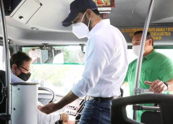 Autobuses del transporte público que cubren las diferentes rutas de Mérida y la zona metropolitana cuentan con dispensadores de gel antibacterial