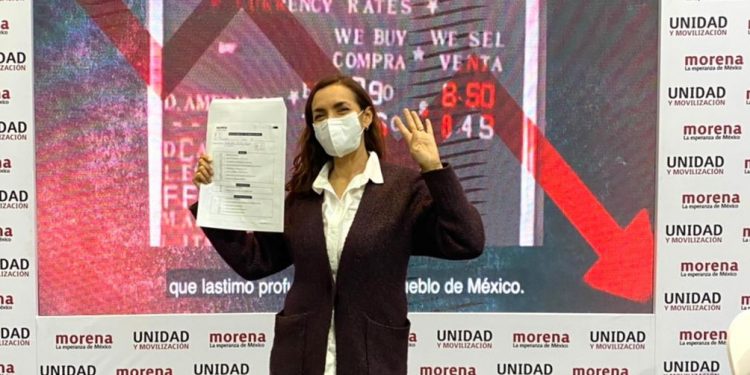 La ex alcaldesa de Valladolid y subdelegada de programas federales en Yucatán, Alpha Tavera, se registró ayer como candidata de Morena para el I Distrito Federal / Geovanna Campos se registró como candidata de Morena Yucatán para el II Distrito federal