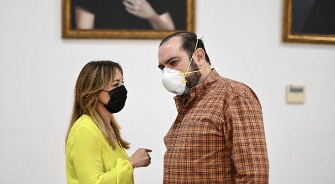 Iniciativa electorera: diputados del Congreso de Yucatán aprobaron en comisiones que las placas sean permanentes y en algunos casos provisionales / Falta que sea aprobada en el pleno y posteriormente publicada en el Diario Oficial