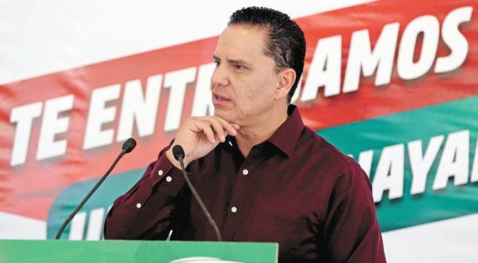 La Fiscalía General de la República (FGR) pidió la captura del exgobernador priista Roberto Sandoval y su hija Lidy Sandoval por operaciones con recursos de procedencia ilícita