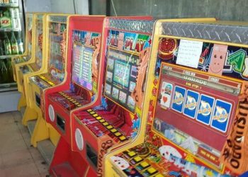La Fiscalía General de la República en Yucatán y elementos de la Policía Federal Ministerial, aseguraron en los municipios de Oxkutzcab, Tekax y Tzucacab, 25 máquinas tragamonedas, conocidas como minicasinos, de diferentes tamaños y colores