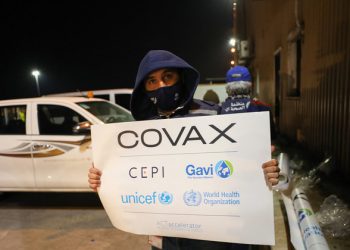 “La vacuna AstraZeneca COVID-19, incluida la que se produce en India, sigue teniendo un perfil beneficio-riesgo positivo, con un enorme potencial para prevenir infecciones y reducir las muertes”, dice la ONU