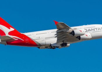 Jefe de la aerolínea australiana Qantas, dice Alan Joyce declaró a medios que es probable que las vacunas contra el coronavirus sean obligatorias para los viajeros internacionales: se está planeando que los viajes internacionales se reanuden en octubre