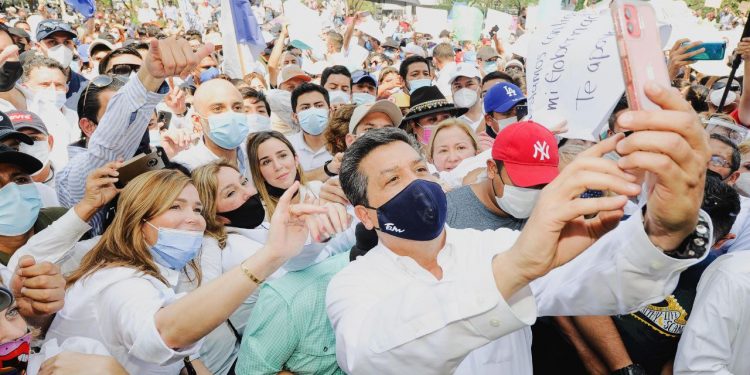 Notifican al gobernador Javier García Cabeza de Vaca de Tamaulipas que se admitió y radicó en el Congreso la Solicitud de Declaración de Procedencia en su contra para el desafuero