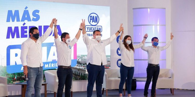 La juventud es el presente, pero también forma parte de un futuro prometedor, por eso hoy los convoco a que juntos sigamos construyendo una ciudad cada vez mejor, dijo Renán Barrera en reunión con jóvenes