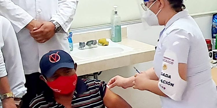 El gobierno federal autorizó la apertura de un centro de vacunación adicional ubicado en el sur de la ciudad en el 11 Batallón de Infantería en la X Región Militar: para quien no recibió mensaje SMS