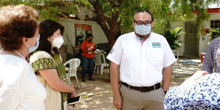 Siembra nuevo jardín para polinizadores  Jorge Carlos Ramírez Marín en Mérida / Refrenda su apoyo a albergues para mascotas abandonadas, según dice