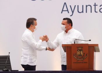 El Cabildo de Mérida aprueba la licencia de Renán Barrera para dejar su cargo por tiempo indefinido / Alejandro Ruz Castro rinde protesta como Presidente Municipal Interino