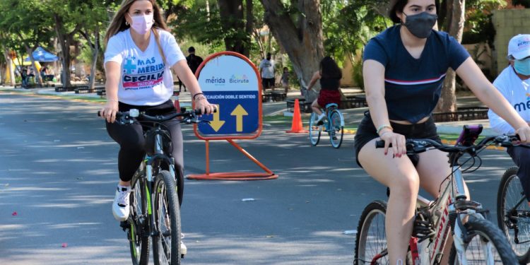 Arranque de la campaña de Cecilia Patrón a diputada federal del PAN por el IV distrito “inició rindiendo homenaje a tres símbolos que marcan su inspiración y motivación para este período: la maternidad, la patria y su trayectoria”