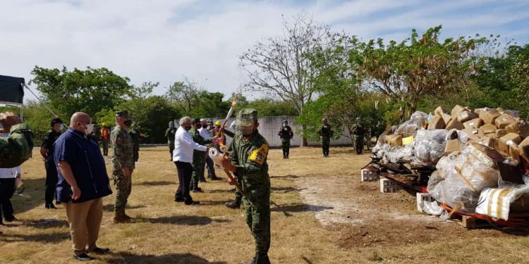 Incinera la Fiscalía General de la República más de una tonelada de narcóticos en Yucatán, entre marihuana, metanfetamina, cocaína, clobenzorex, teihexifendilo, dextroanfetamina y clonazepam