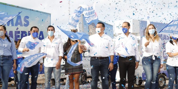 “No hay tiempos de improvisación / En tiempos de incertidumbre se requiere estabilidad y seguir el camino correcto”, dijo Renán Barrera al inicio de su campaña por Mérida en La Mielera