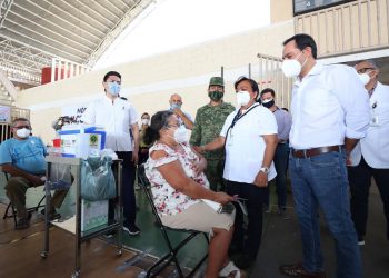 Mañana sábado llegará un lote de más de 12,000 vacunas para la segunda dosis de adultos mayores, anuncia el gobernador Mauricio Vila Dosal / Después siguen personas de entre 50 y 59 años