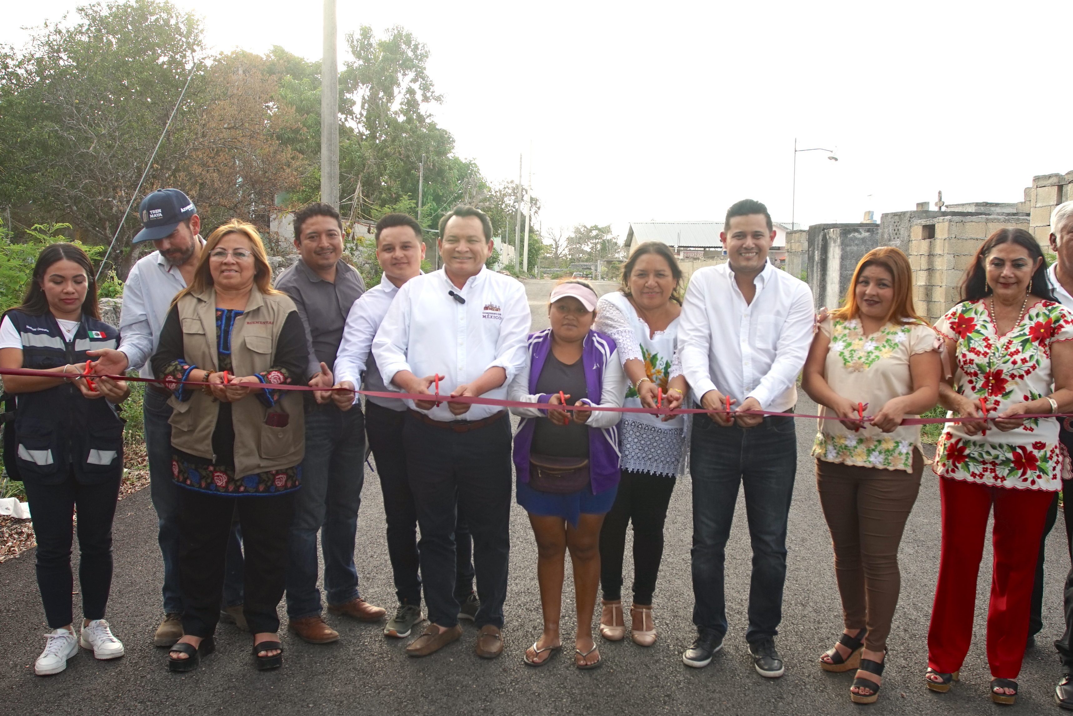 Inauguran calles en Chocholá realizadas como parte del Tren Maya el que es “no solo es un proyecto de transporte, también es un proyecto de desarrollo”, según dicen las autoridades federales