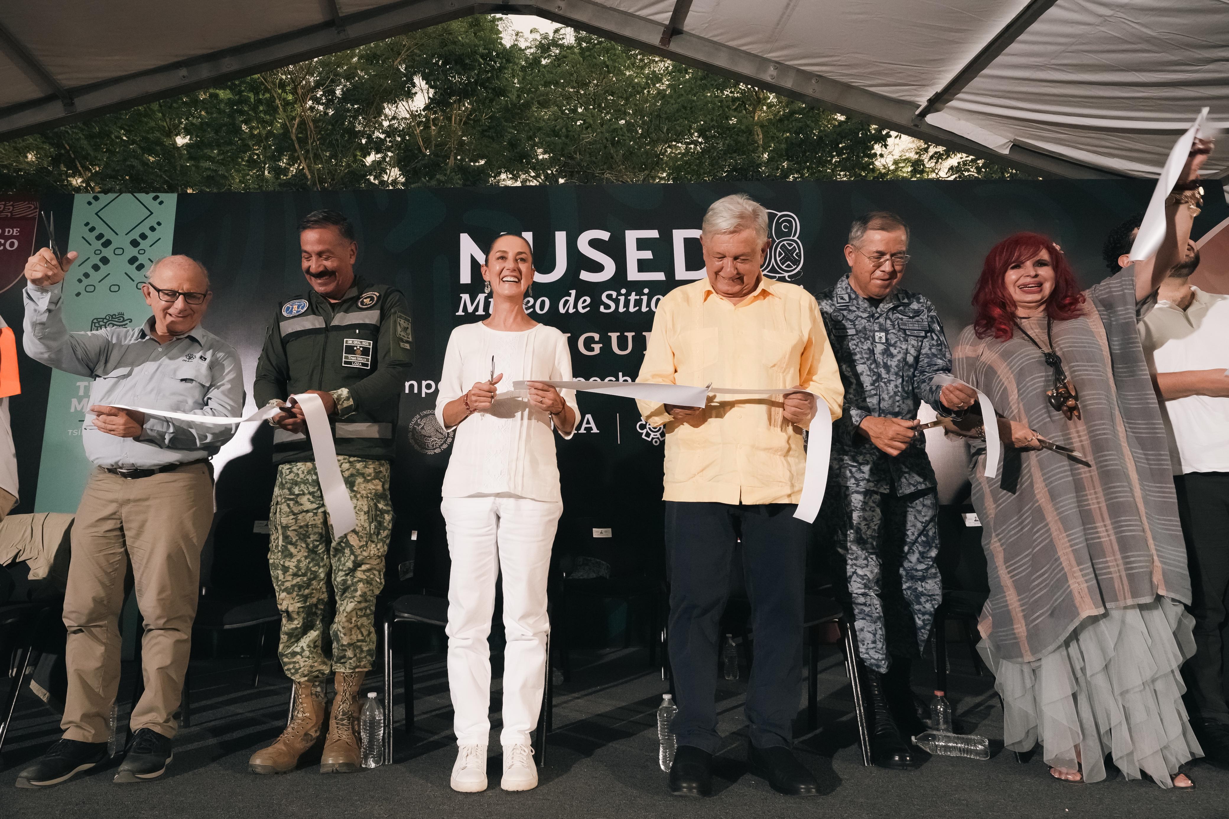 El presidente Andrés Manuel López Obrador y Claudia Sheinbaum cortaron el listón de inauguración del Museo de Sitio de Edzná, en Campeche / Viajan hacia Mérida