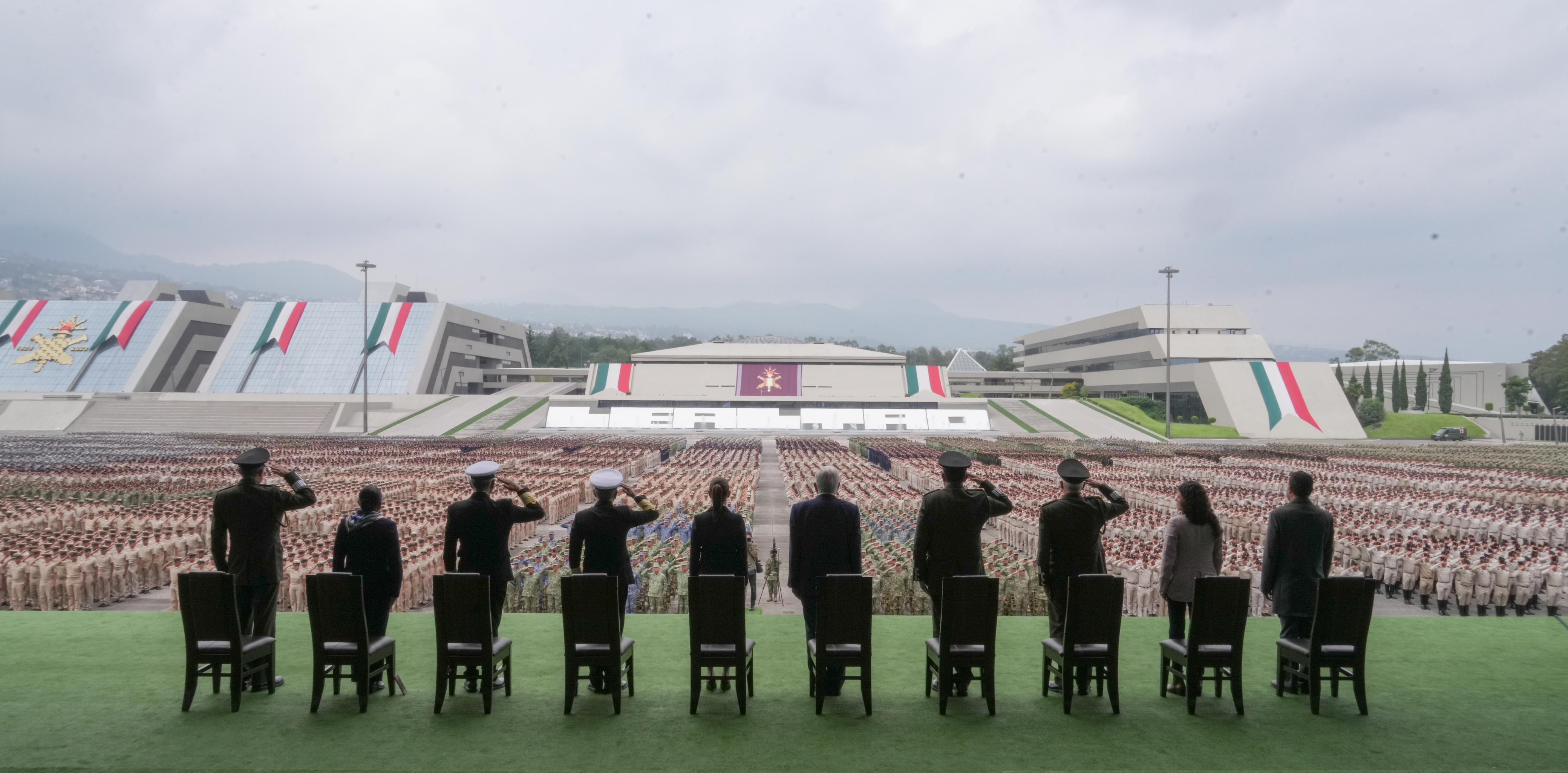 La presidenta electa, Claudia Sheinbaum Pardo, se comprometió a “que nunca emitirá una orden a las Fuerzas Armadas que vulnere el orden constitucional o los derechos humanos del pueblo de México”