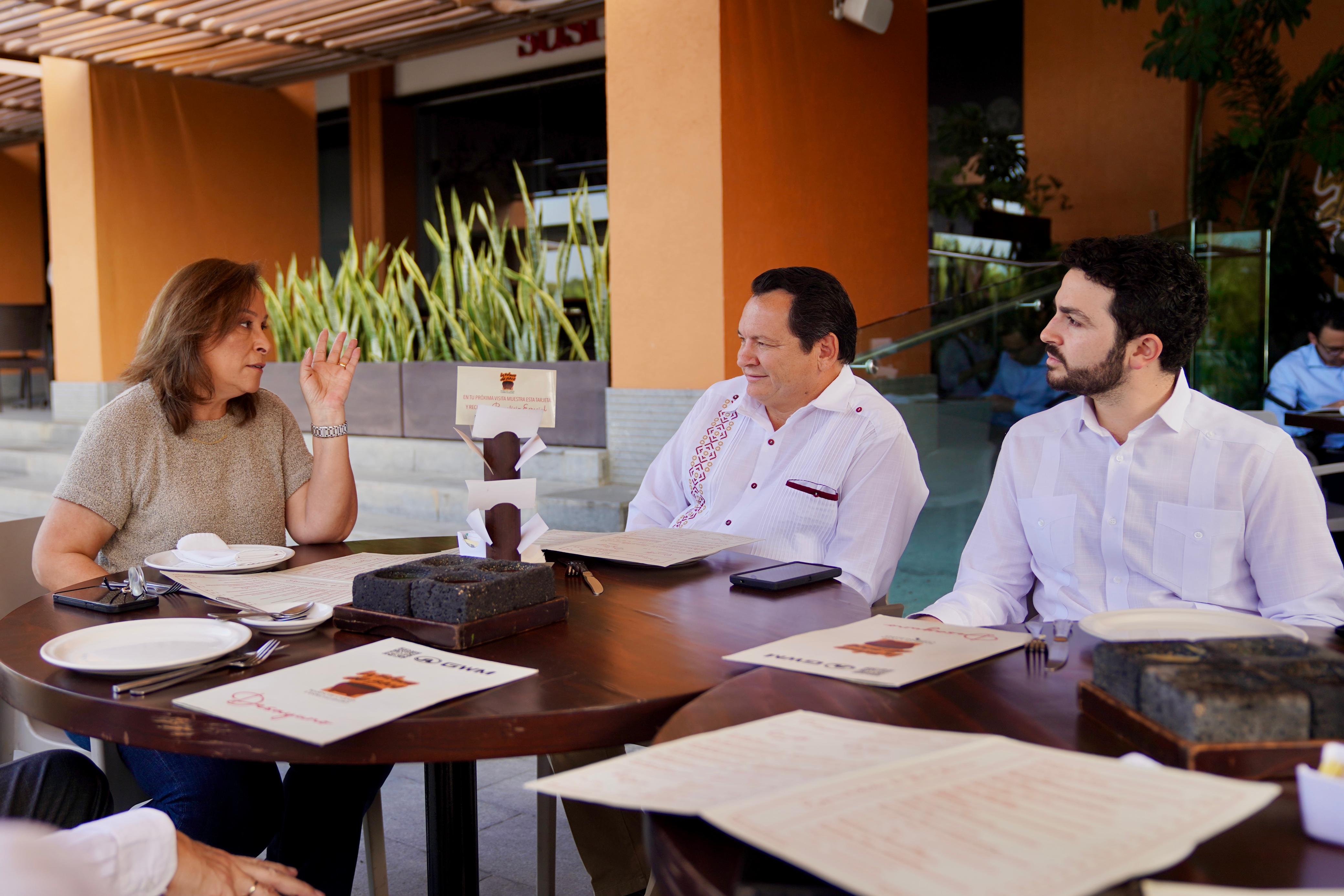 Gobernador Joaquín Díaz Mena realizó gira de trabajo en Veracruz: busca “consejo y asesoría de expertos para continuar fortaleciendo el proyecto de ampliación del Puerto de Altura de Progreso”