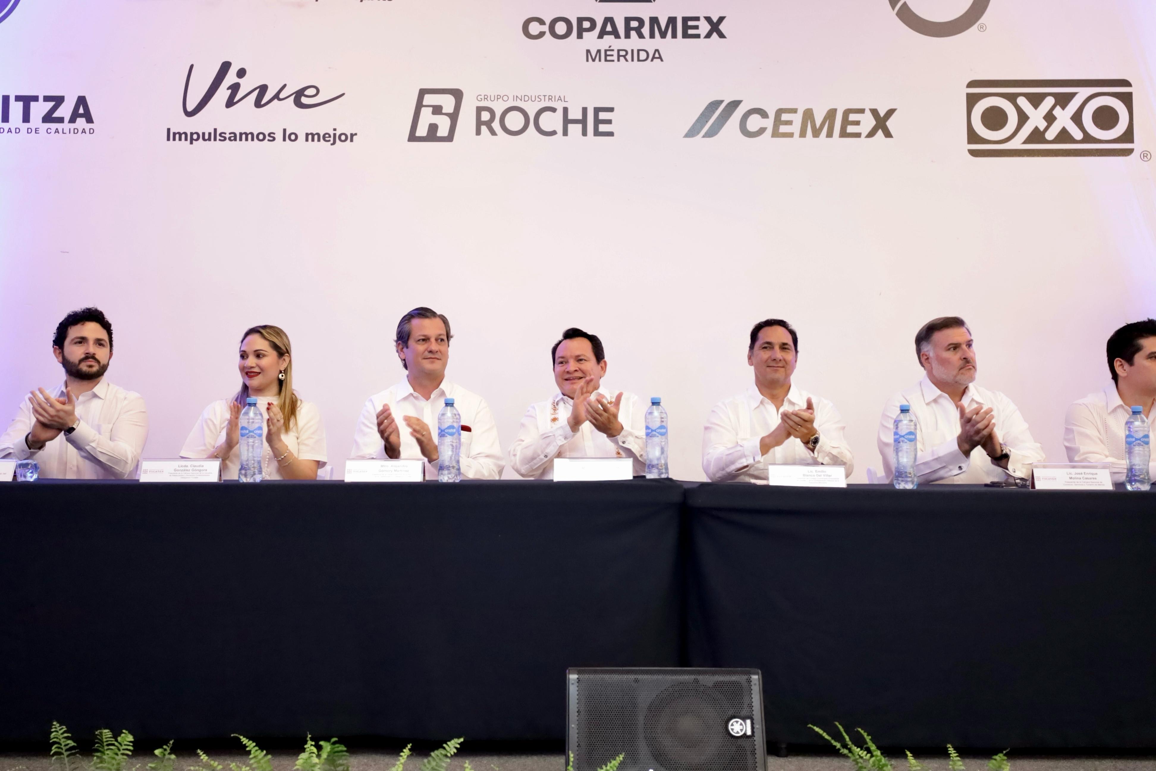“Gobierno y sector empresarial, Aliados por Yucatán”, según dicen / “Refrendaron su compromiso de seguir impulsando la Alianza por Yucatán, suma de esfuerzos encaminada a lograr la transformación del estado”