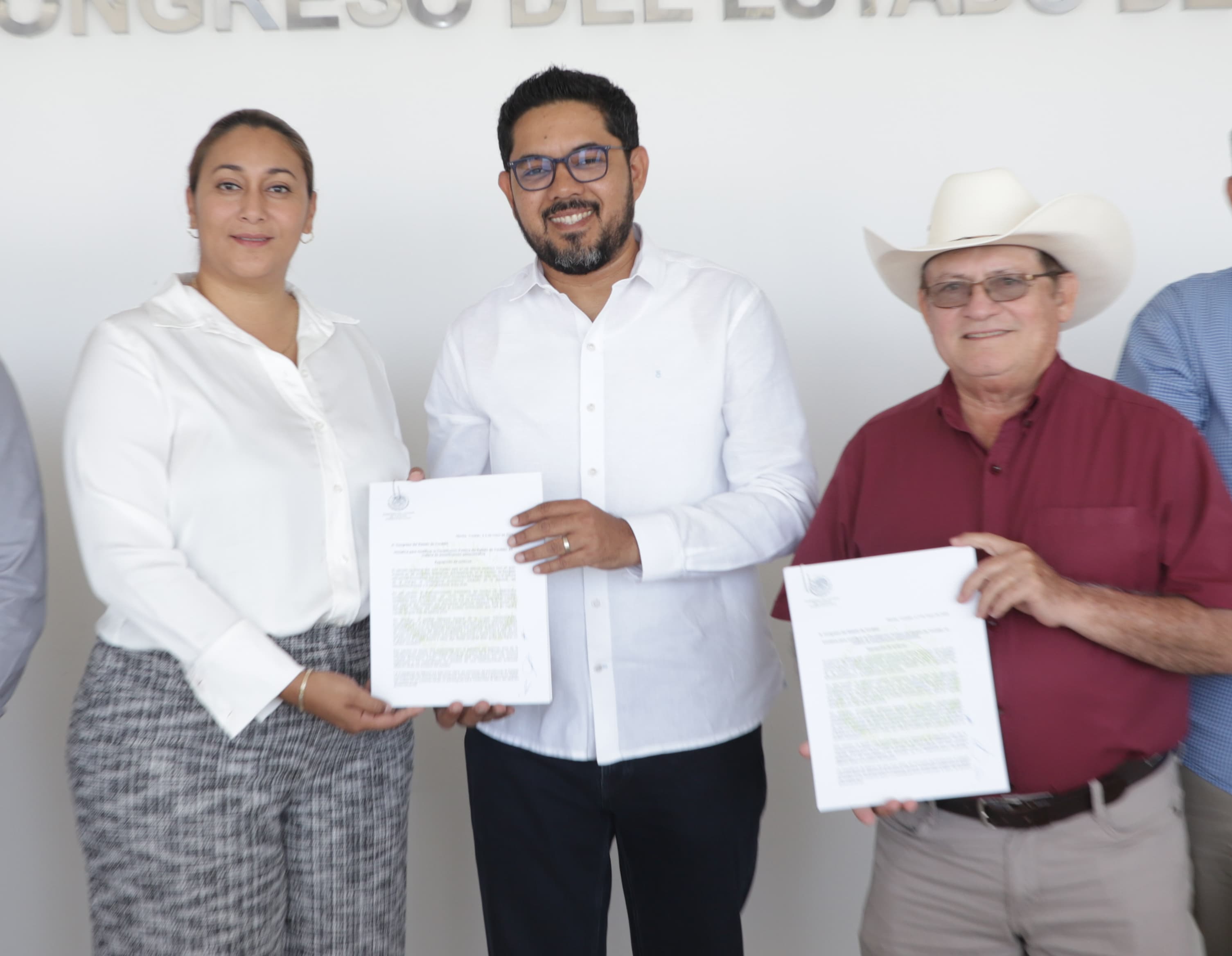 Presenta el Ejecutivo yucateco iniciativa para modificar la Constitución Política del Estado en materia de simplificación administrativa en el Congreso de Yucatán