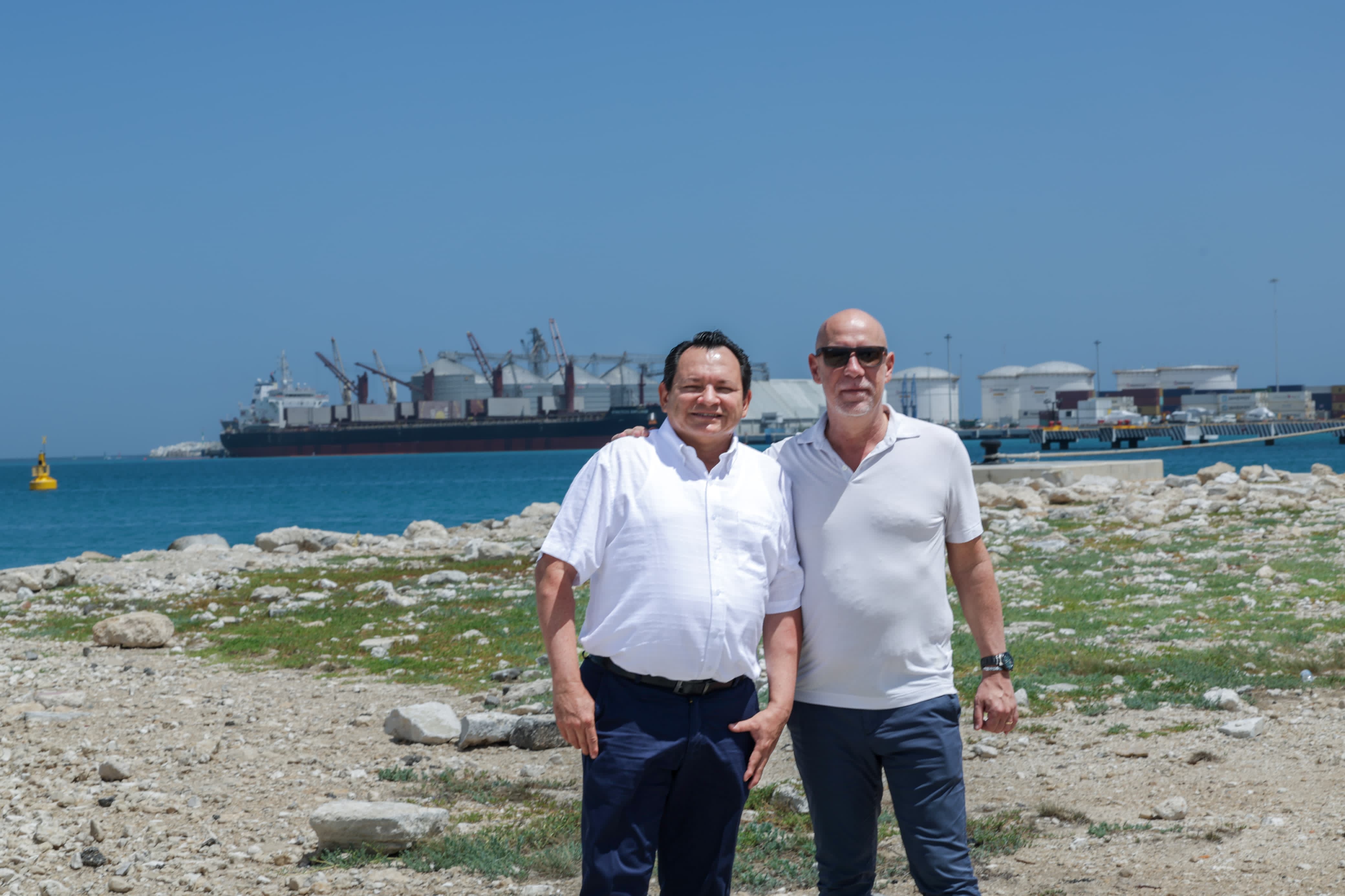 El gobierno estatal informó que “altos ejecutivos de la empresa Fincantieri Italia realizaron su primera visita oficial al Puerto de Altura de Progreso”