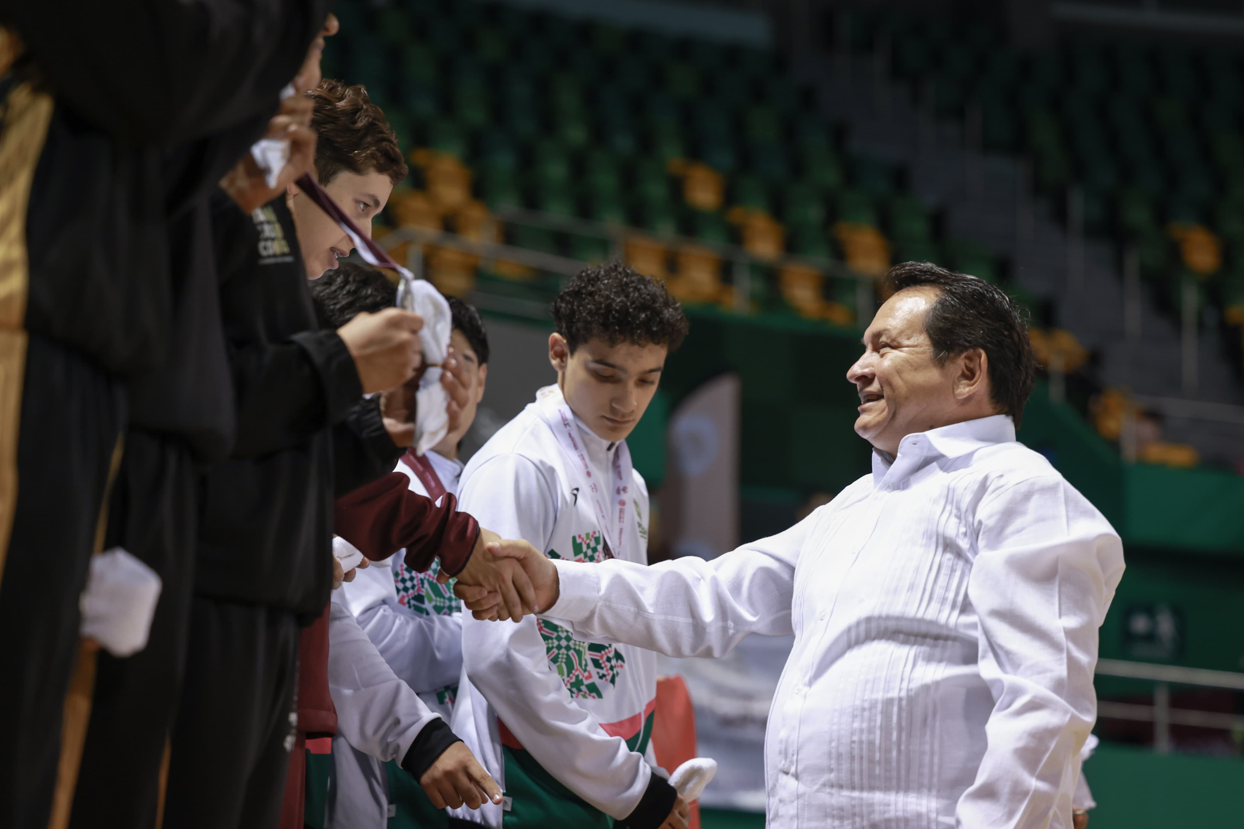 El gobernador Joaquín Díaz Mena encabezó la ceremonia de premiación y entrega de medallas de la disciplina de karate de la Olimpiada Nacional Conade 2025