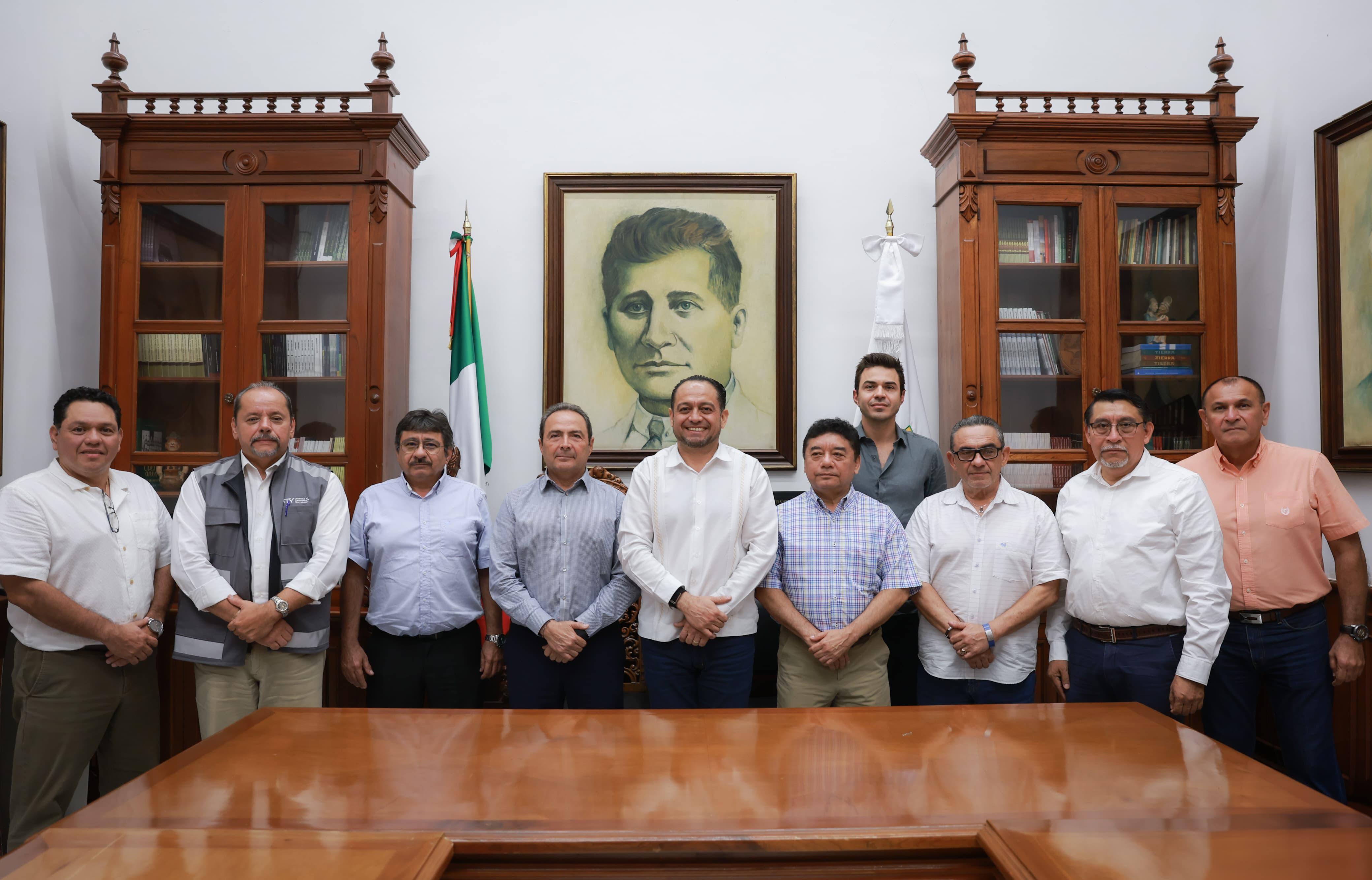 Acuerdan mantener el servicio del transporte público en Yucatán “al 100% durante las horas pico y establecer mesas de trabajo permanentes”
