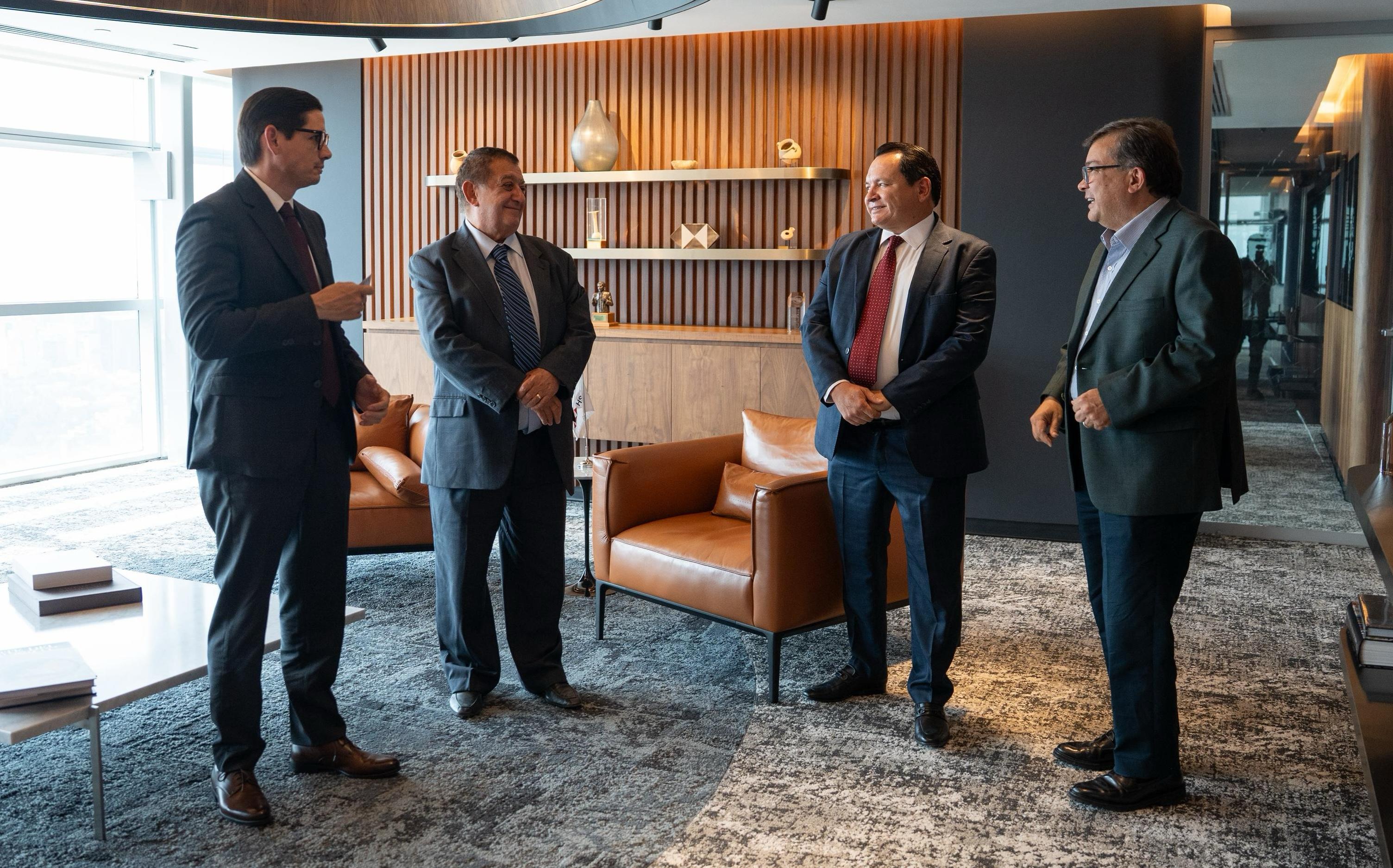 Reunión con grupo HSBC: “el estado ejercerá más de 37 mil millones de pesos en inversión pública histórica destinada a obras de infraestructura estratégica” / Anuncian inversiones