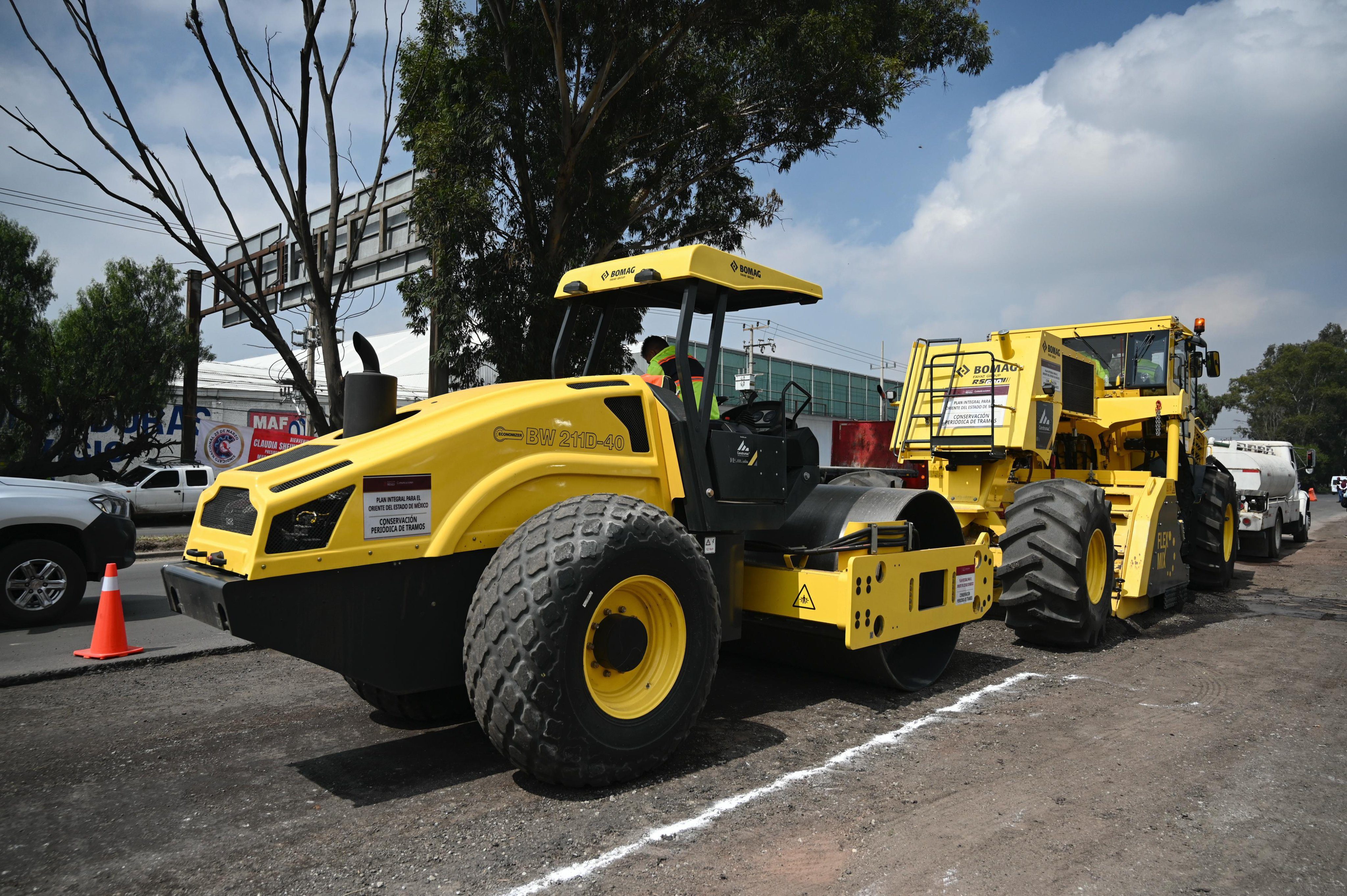 En Edomex, Presidenta Claudia Sheinbaum da banderazo de salida a nuevos trenes de repavimentación