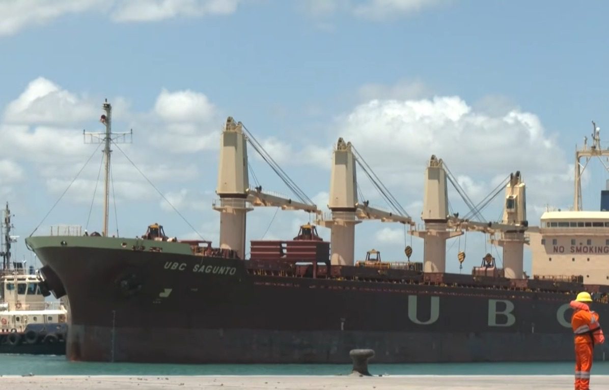 Conceden suspensión provisional del dragado que el gobierno estatal y federal realizan en el Puerto de Altura de Progreso, Yucatán / Promueven amparo por erosión costera