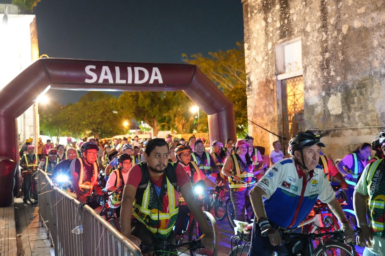 Cientos de ciclistas participaron en la Rodada “Ponte Pila contra el Cáncer de Mama y las Adicciones”