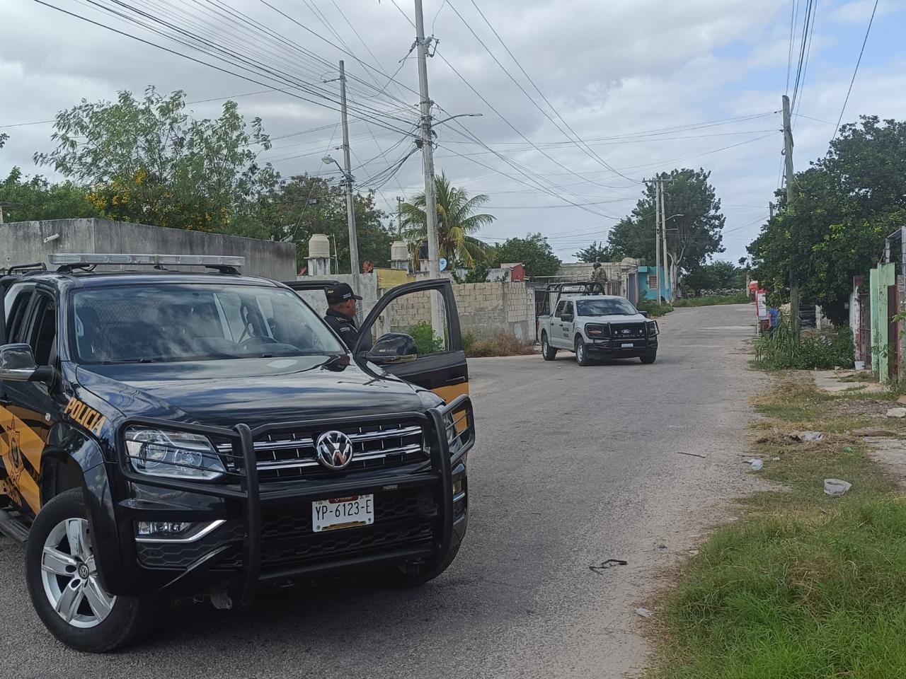 Fuerte operativo policíaco de elementos federales y estatales en el fraccionamiento Rinconada en Kanasín