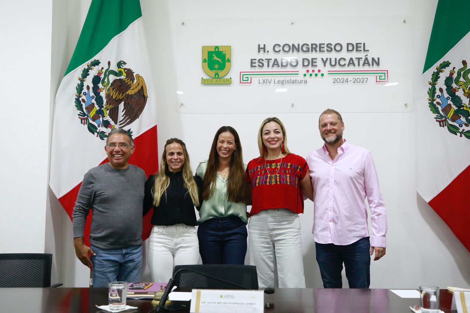 No quieren adelanto de aguinaldo para el Buen Fin: sindicatos del Congreso de Yucatán piden se les pague completo en diciembre como estipula la ley