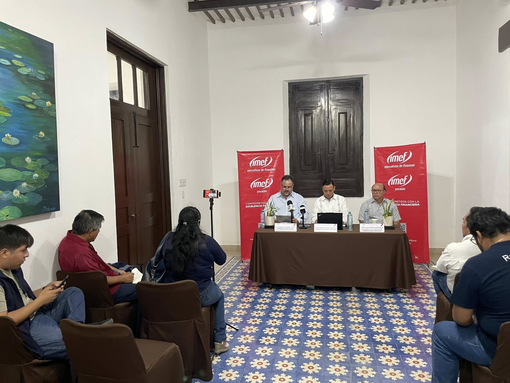 Llamado a impulsar formalización económica: IMEF pide integrar al sector informal con regímenes fiscales que permitan transición hacia la formalidad de forma ordenada