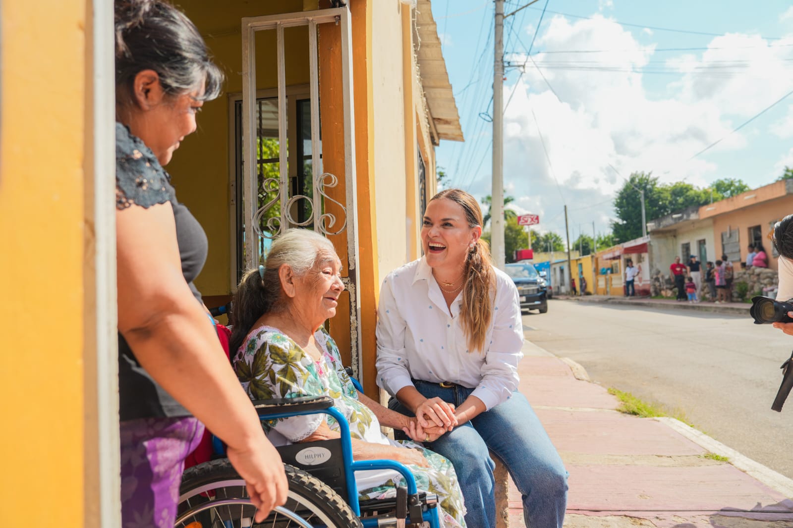 El Ayuntamiento garantiza seguridad patrimonial con la entrega de terrenos del fundo legal a 48 familias de ocho comisarías