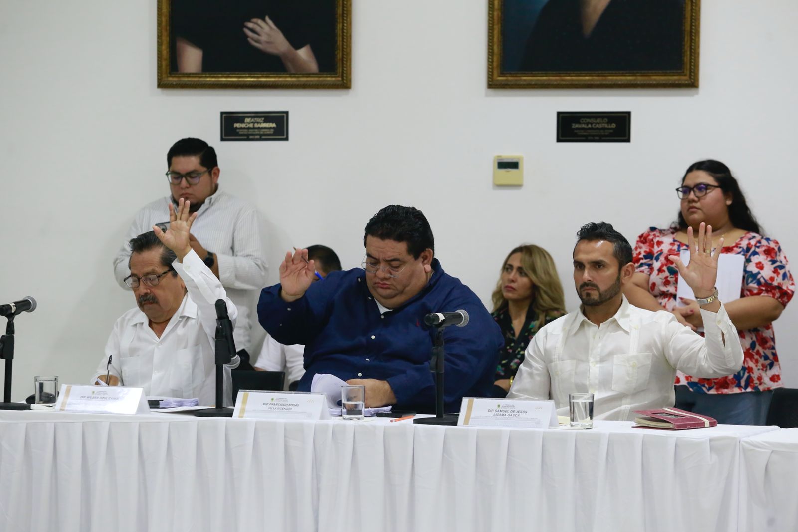 Analizan Leyes de Ingresos de los ayuntamientos para el próximo ejercicio fiscal / Recibieron propuesta del Ayuntamiento de Mérida de reducir cobro a tianguistas