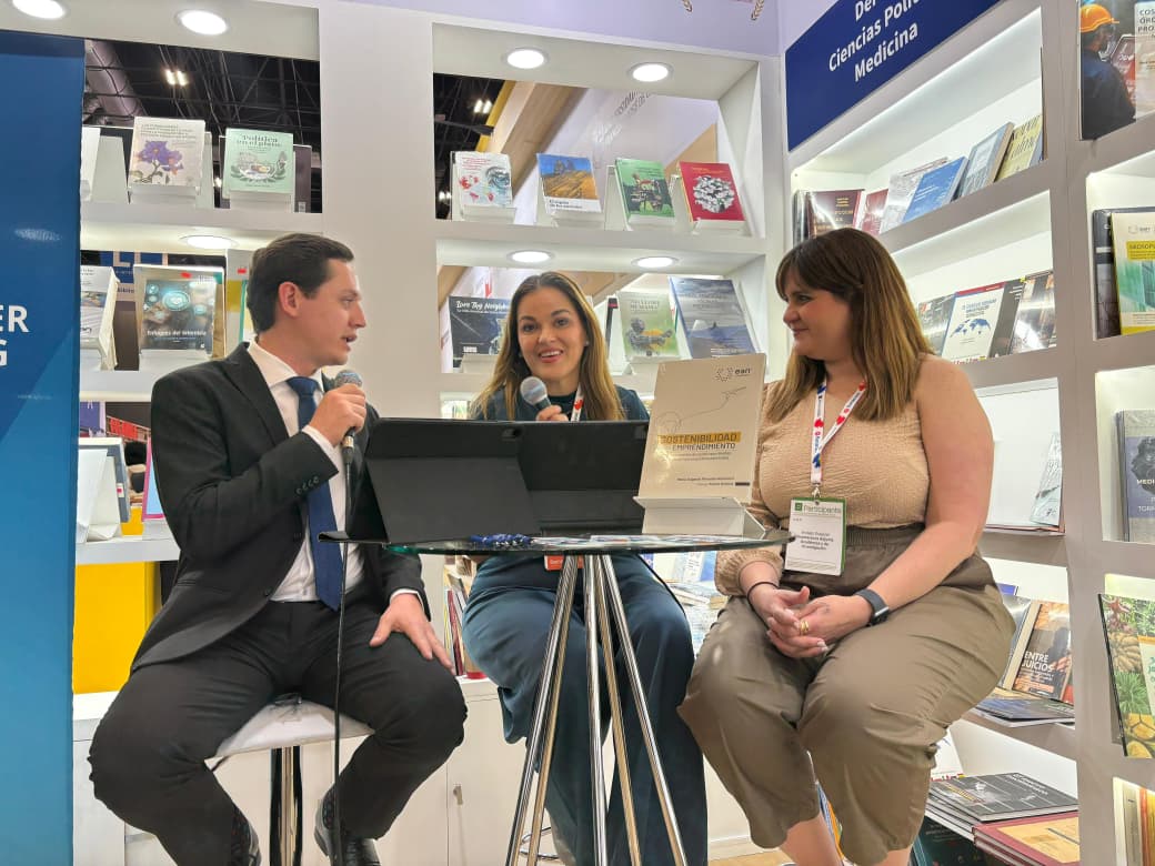 Alcaldesa Cecilia Patrón participa en el Conversatorio: Ciudades sostenibles de América Latina en el marco de la Feria Internacional del Libro