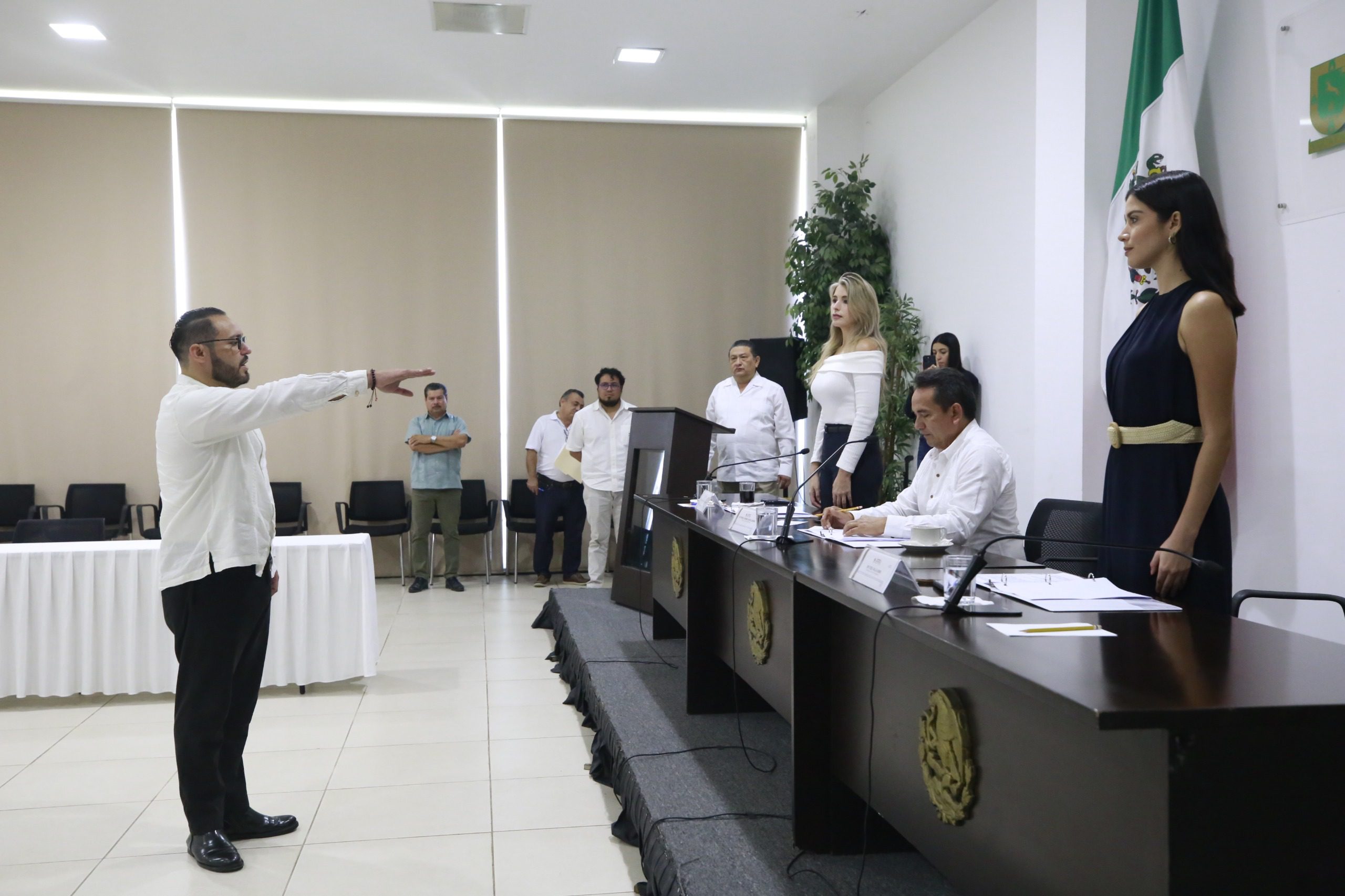En el Congreso tomaron compromiso constitucional a Jesús Manzanilla como integrante de la comisión ciudadana del Sistema Anticorrupción de Yucatán