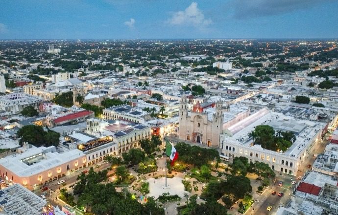 Para los días de Nochebuena y Navidad en Yucatán, se prevé ambiente cálido durante el día, lluvias vespertinas y temperaturas frescas por la noche y madrugada