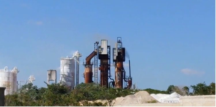 Gobernador Joaquín Díaz Mena informó que se logró el cese total de operaciones de la calera ubicada en la comisaría de Cholul