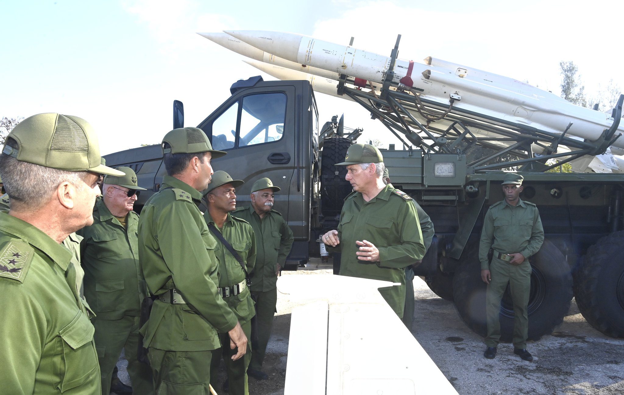 Castigo a quienes vendan petróleo a Cuba / El presidente estadounidense Donald Trump firmó una amplia orden ejecutiva que declara a Cuba una “amenaza inusual y extraordinaria”