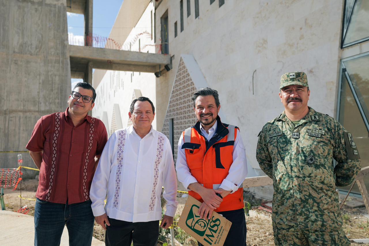 “Recorrido de supervisión por la obra del Hospital General de Ticul, proyecto que, una vez concluido, fortalecerá la atención médica en la región sur de Yucatán”, según prometen