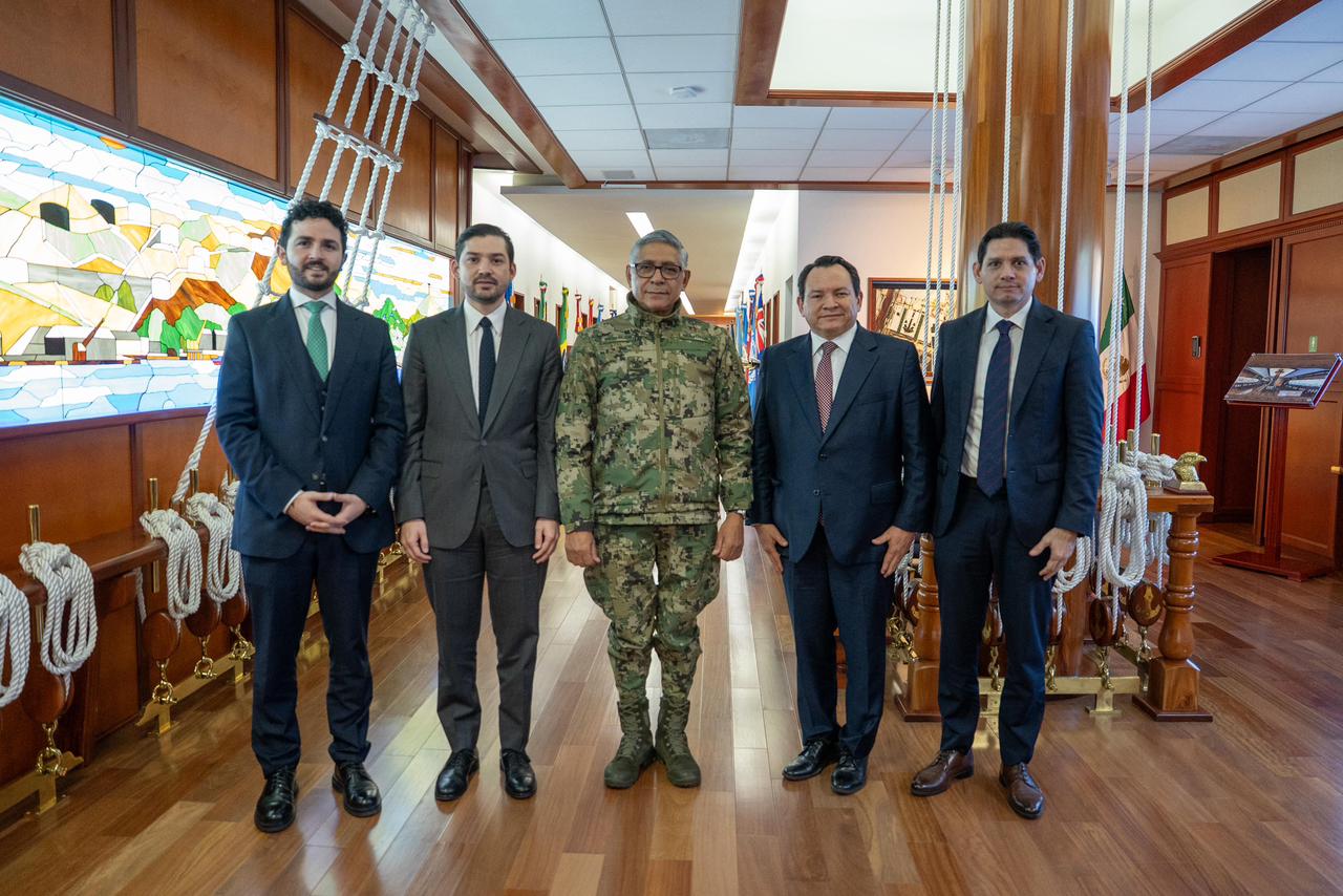 Gobernador Joaquín Díaz Mena sostuvo una reunión de trabajo y seguimiento con el secretario de Marina, Raymundo Pedro Morales Ángeles