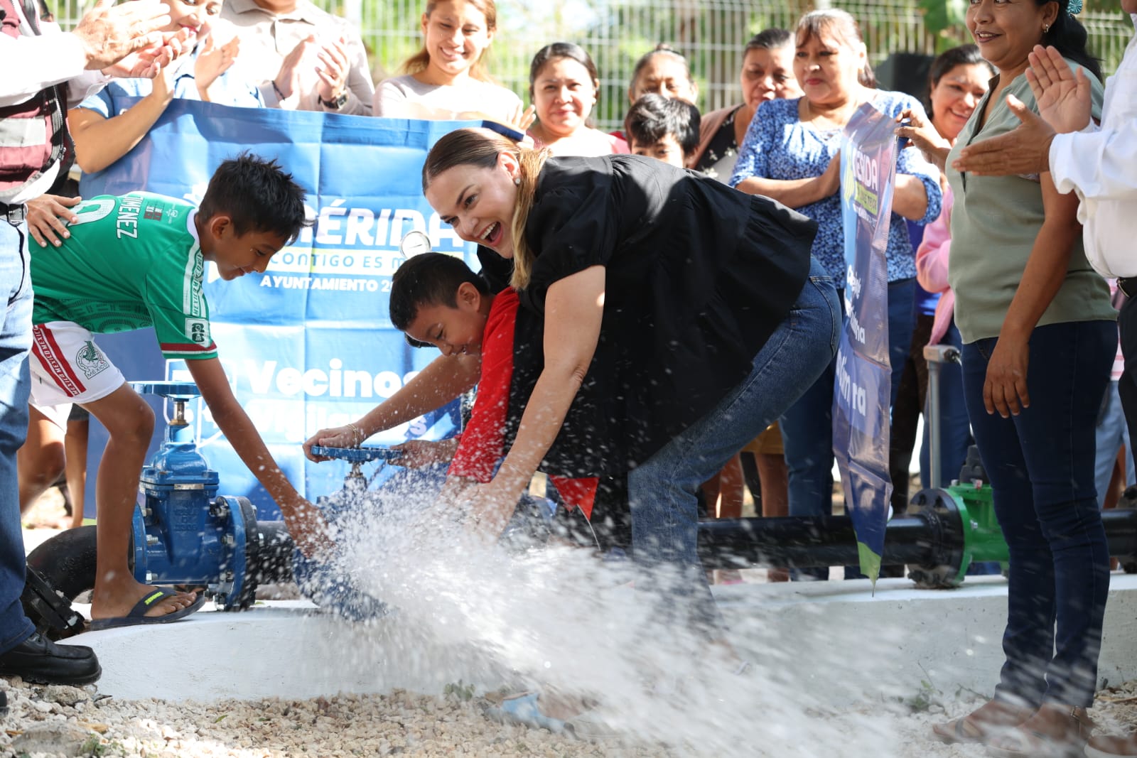 Alcadesa Cecilia Patrón entregó trabajos de rehabilitación del sistema de agua potable en Texán Cámara y construcción de calles nuevas en San José Tzal